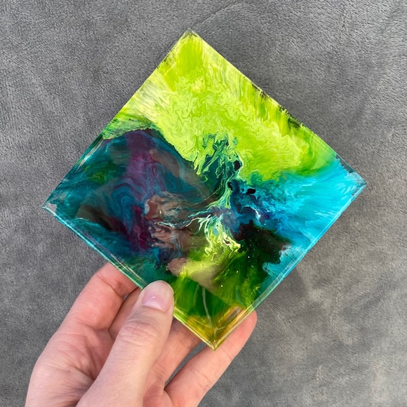 Handmade Resin Coaster - Resin Trinket Tray - Picture 3 of 4